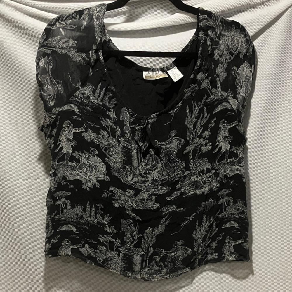 Chic Black and White Patterned Blouse